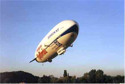 ZeppelinNT 07 prototype taking off on 18 Sept. 1997.